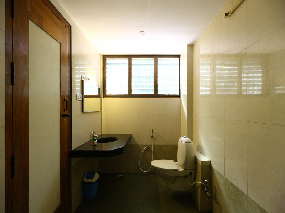 Oyo 7355 Covinille Acomodação com café da manhã Madurai Exterior foto
